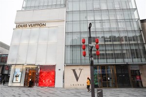 论接地气 Louis Vuitton 与 Dior谁更胜一筹