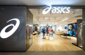 Asics二季度销售额下滑21% 预计全年收入为30亿日元