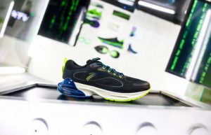 安踏联合咕咚推出大数据跑鞋，提高跑步品类战略地位